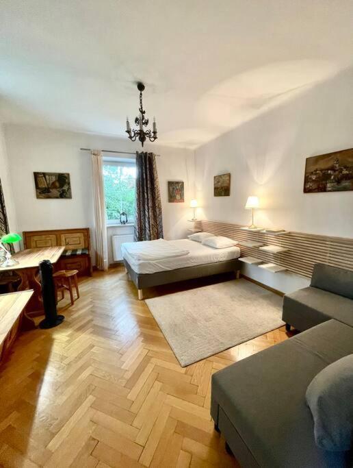Beautiful Villa With Garden In Milanowek Exteriér fotografie