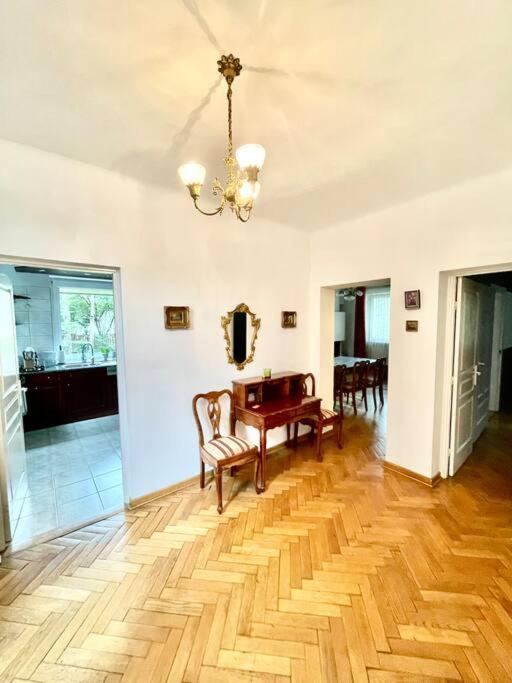 Beautiful Villa With Garden In Milanowek Exteriér fotografie